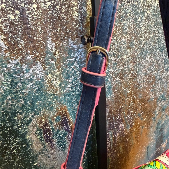 Vera Bradley 2014 Scalloped Hipster in Petal Paisley-
RETIRED PATTERN - Picture 12 of 16